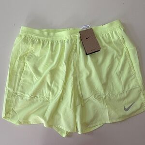 NWTs 🏃NIKE MEN'S DRI-FIT STRIDE 5" RUNNING SHORTS Size L